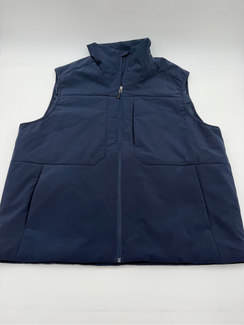 Swiss Tech Men's Essential Vest in a dark navy blue color Sz 2XL